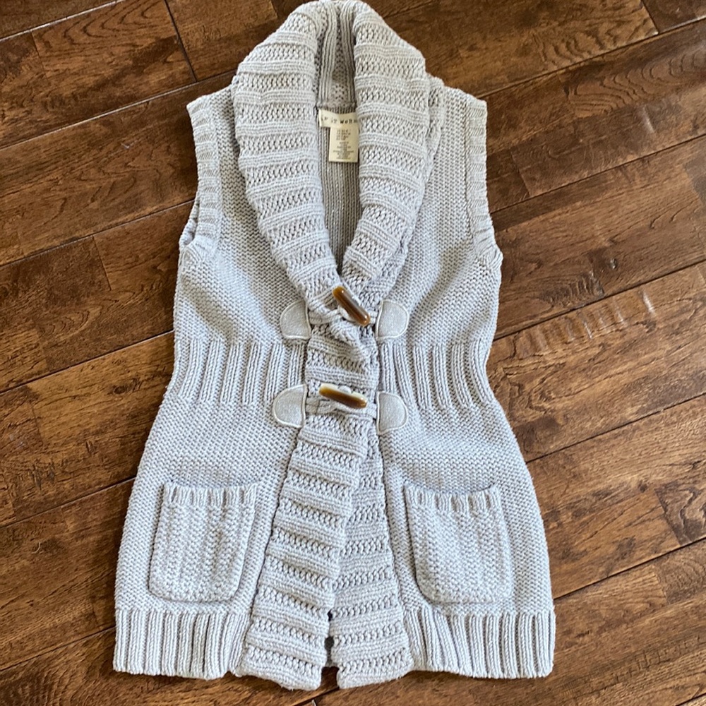 Girl’s Sweater Vest